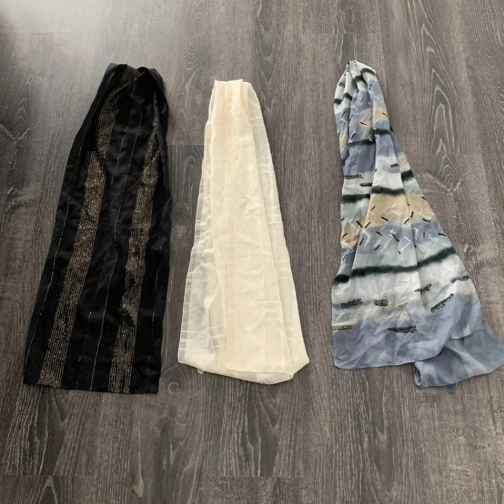Women’s scarves